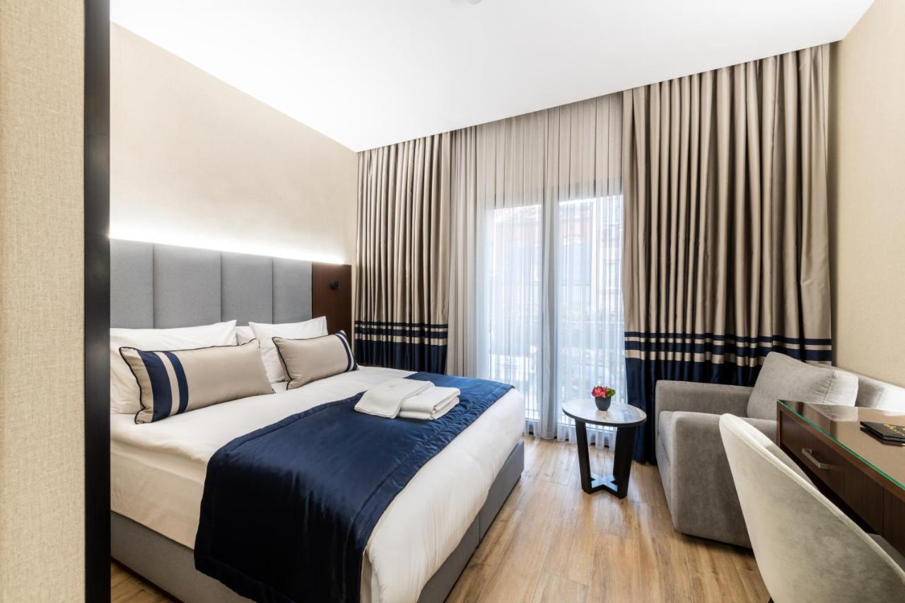 Aprilis Deluxe Hotel อิสตันบูล ภายนอก รูปภาพ